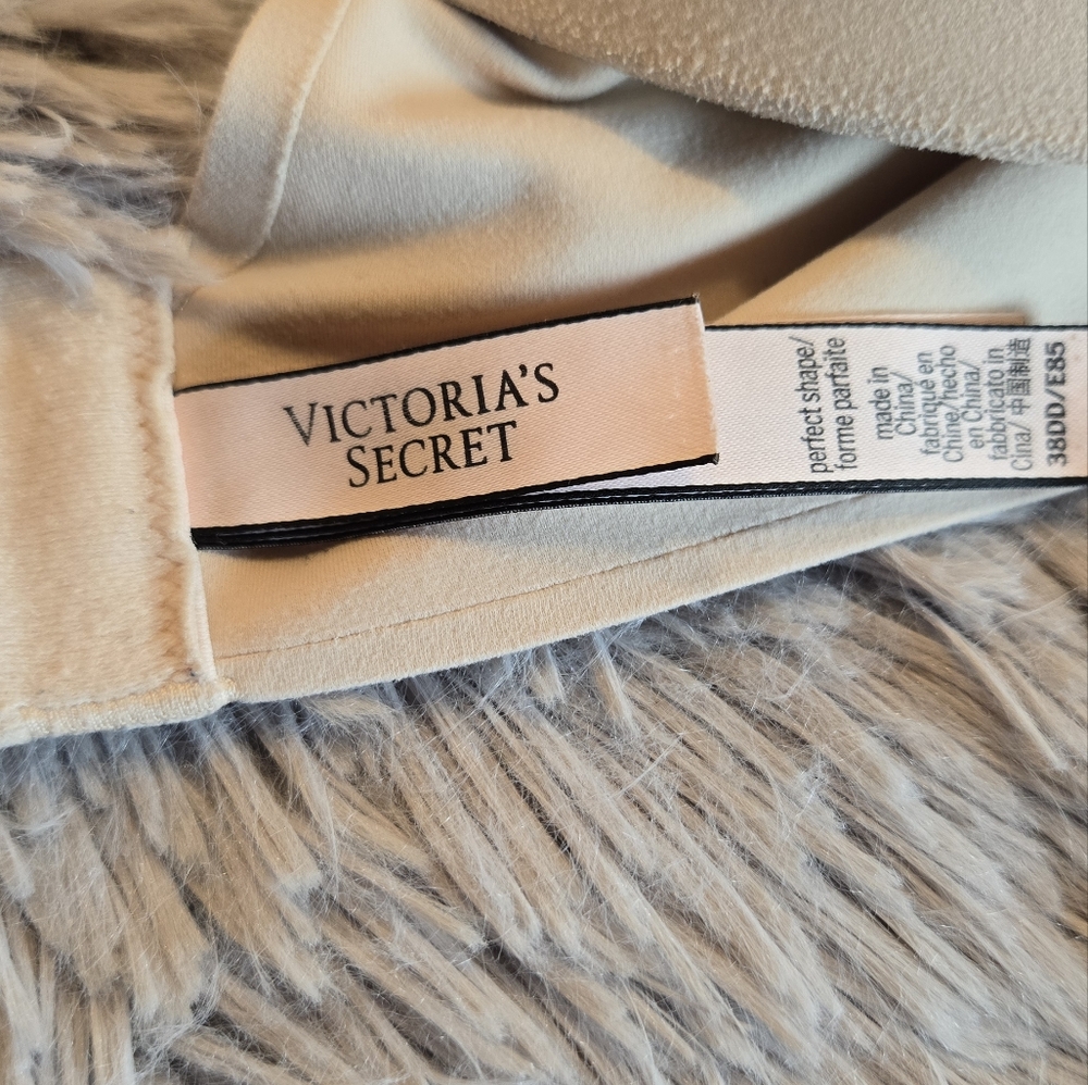 Victoria's Secret Perfect Shape Cream Color Bra Size 38DD - Picture 2 of 14